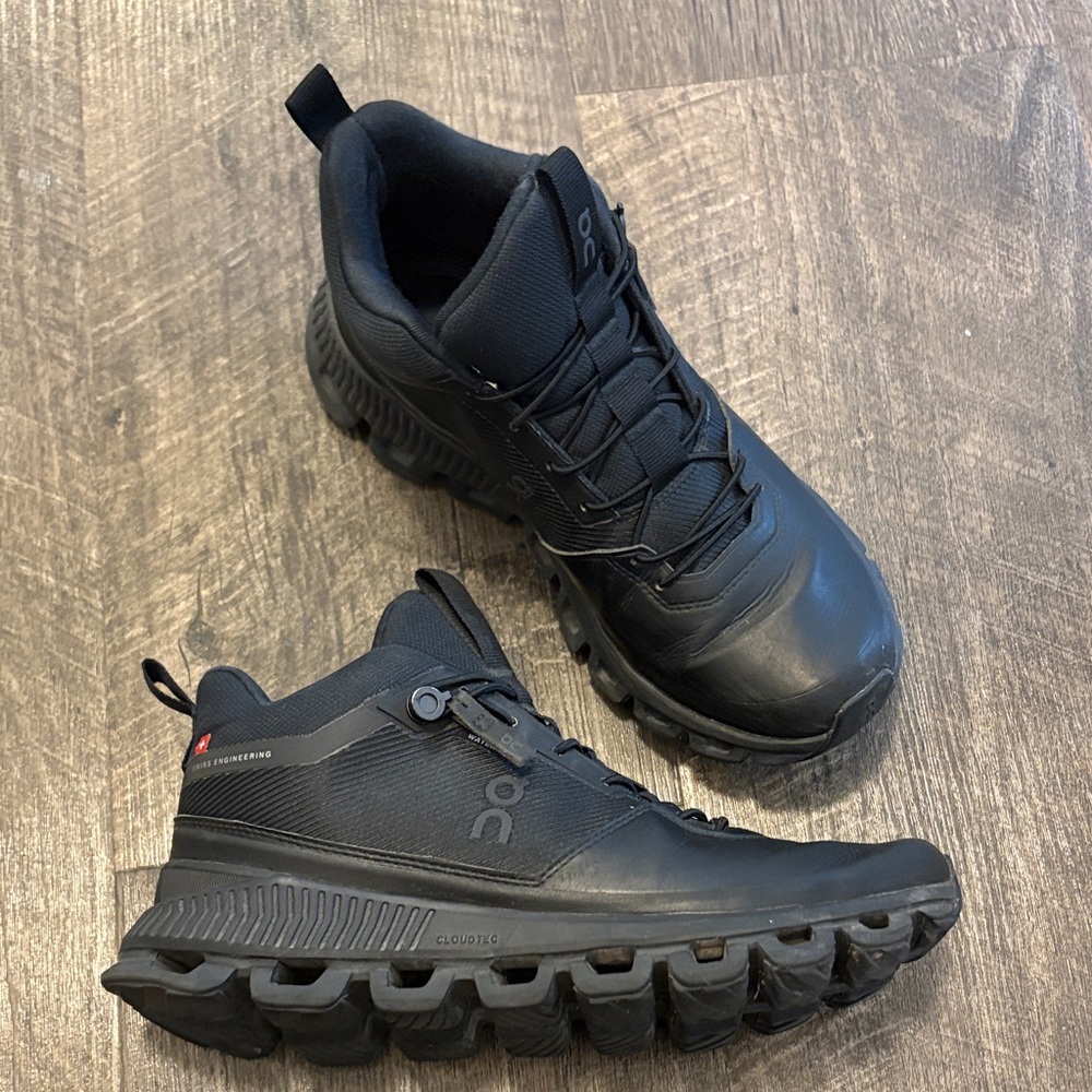 On Running Cloud Hi Waterproof Athletic Shoes